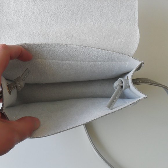 NEW Light Gray Vegan Leather Crossbody Handbag - Picture 5 of 5